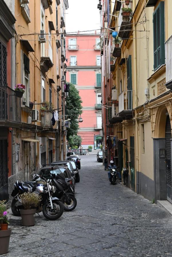 B&B Palazzina Avallone Napoli Bagian luar foto