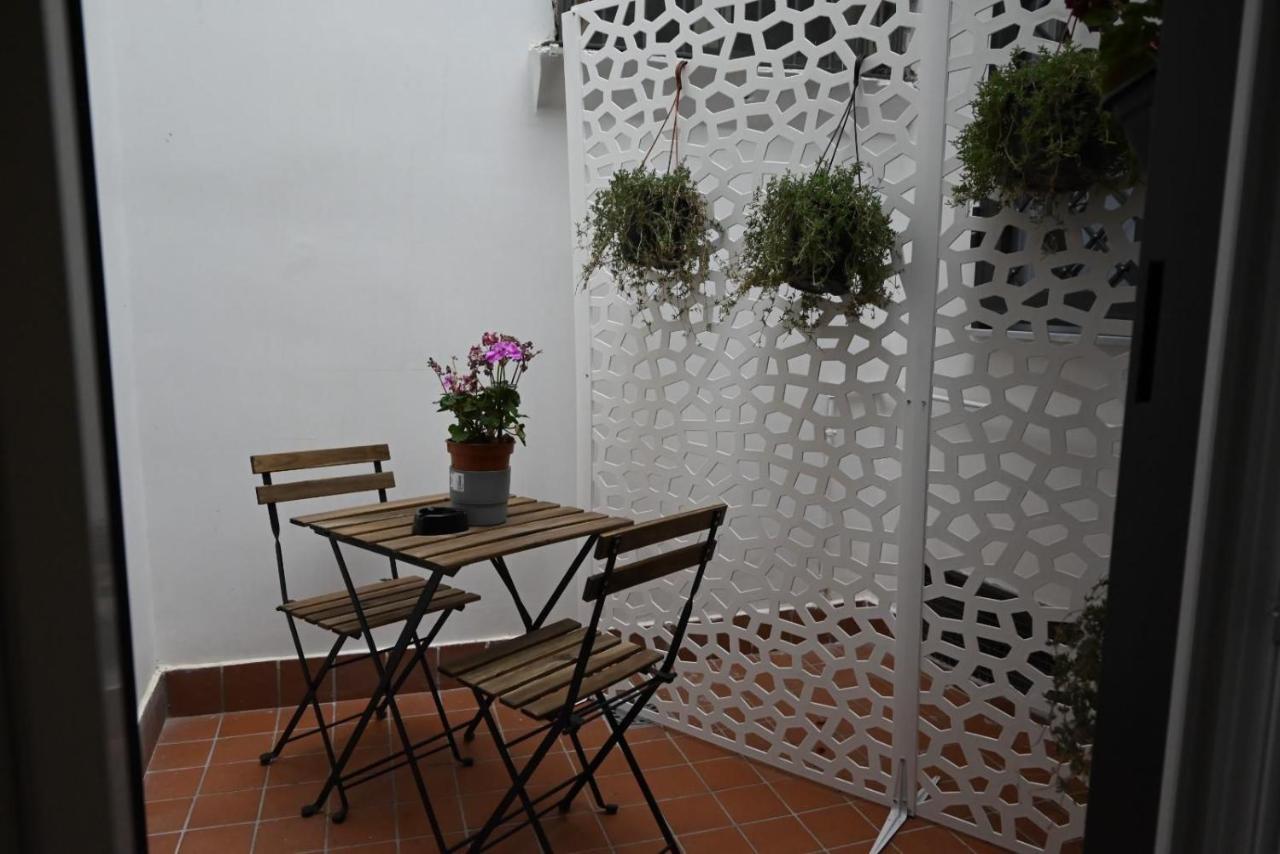 B&B Palazzina Avallone Napoli Bagian luar foto