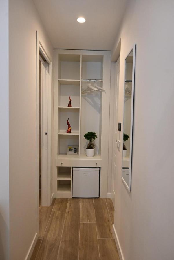 B&B Palazzina Avallone Napoli Bagian luar foto