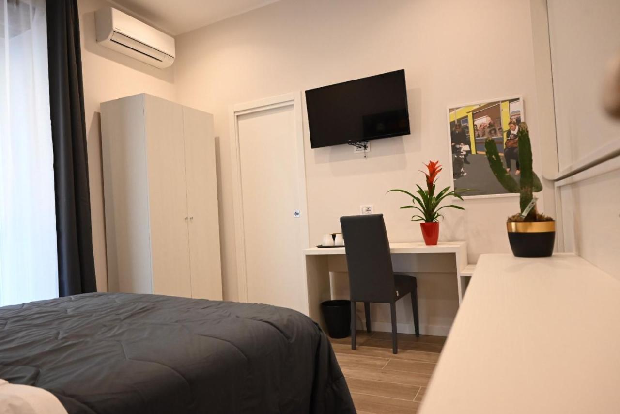 B&B Palazzina Avallone Napoli Bagian luar foto