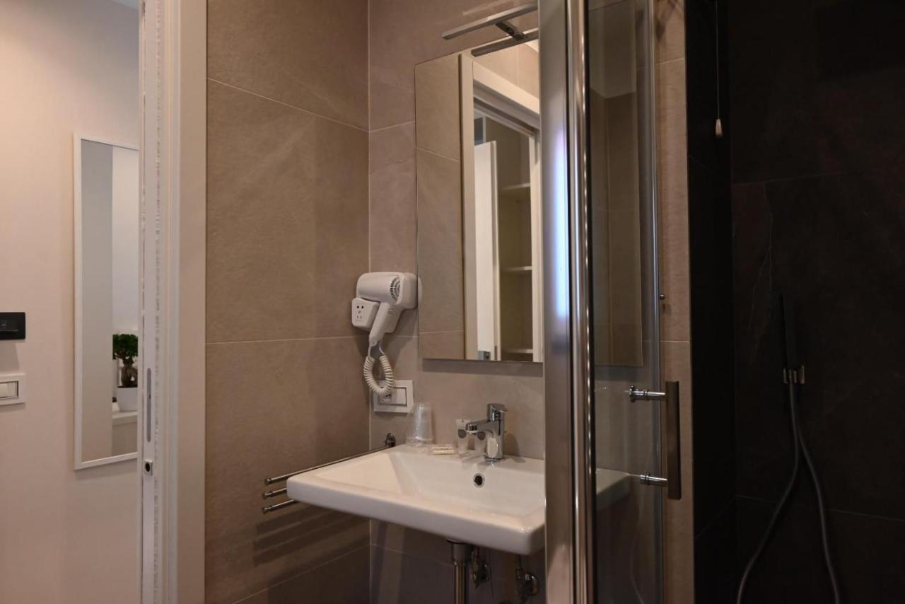 B&B Palazzina Avallone Napoli Bagian luar foto