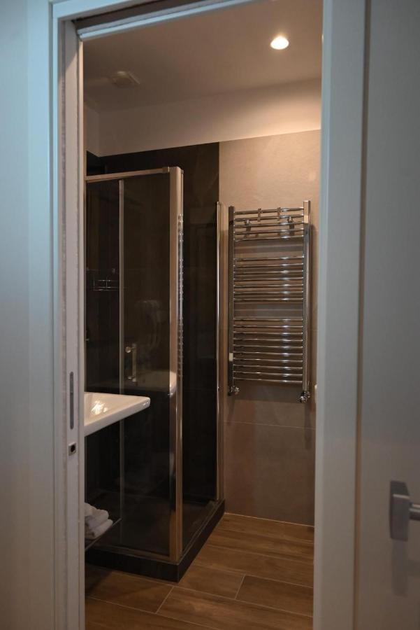 B&B Palazzina Avallone Napoli Bagian luar foto